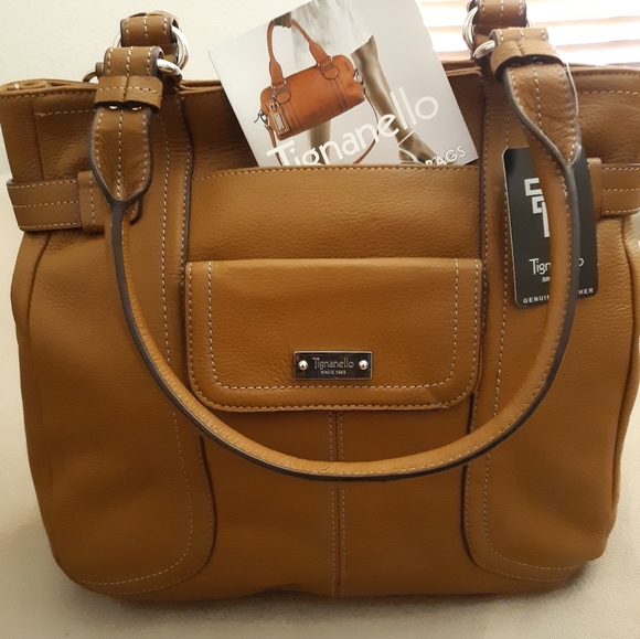 Tignanello Handbags - 🥰👜Sale‼ Tignanello Leather Shoulder Bag!🍂